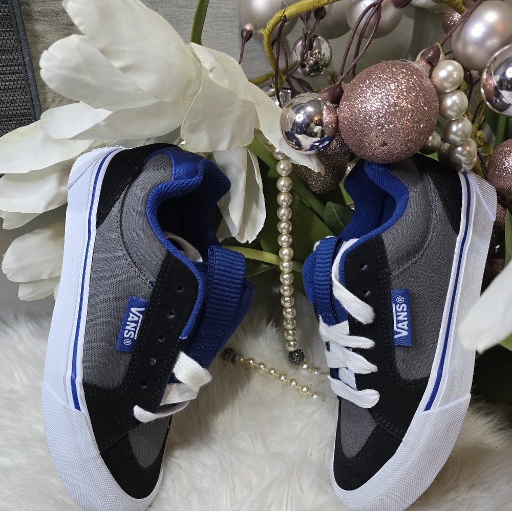 Vans Chukka Push Women's Sneaker Skate Shoe Trainer Footwear size7 Brand new